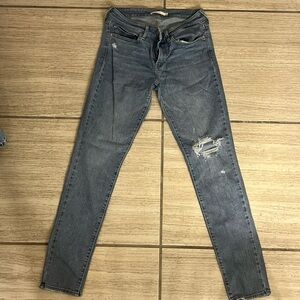 Levi skinny jeans size 4